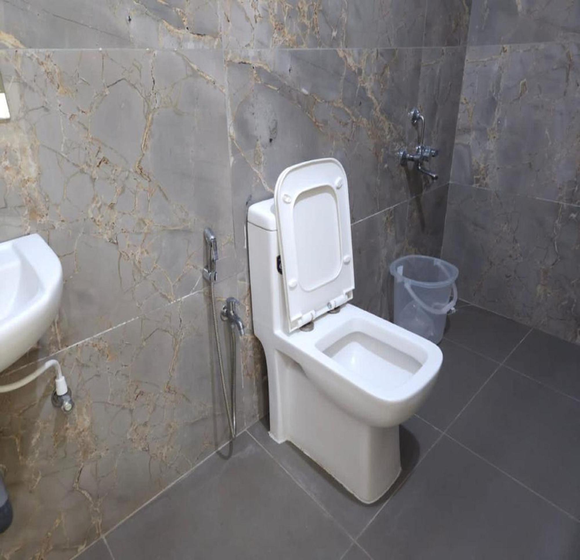 Thulasi Avenue Inn Pollachi Luaran gambar