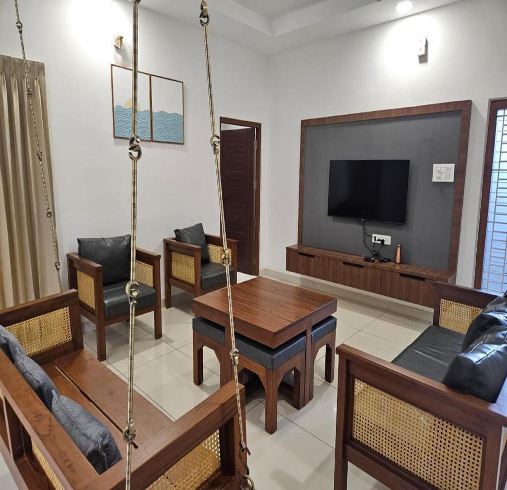 Thulasi Avenue Inn Pollachi Luaran gambar